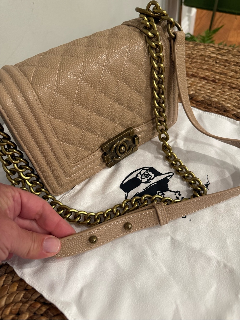 Beige Quilted Leather Boy Shoulder Bag with Gold Chain - Picture 4 of 10